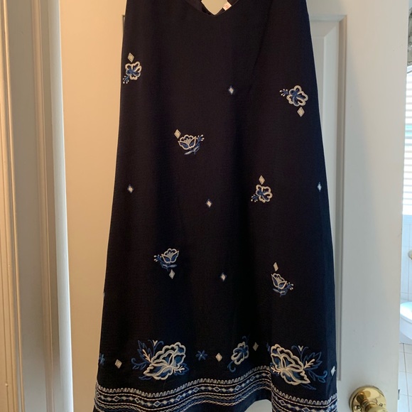 Dress - Picture 2 of 4